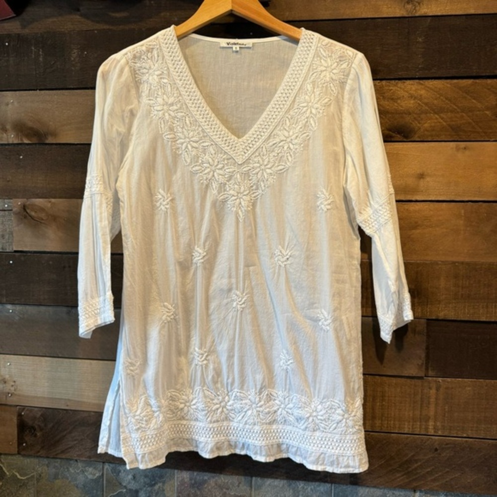VioletRuby Size Small White Shirt